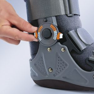 BOTA WALKER ARTICULADA IMOBILIZA TRNZ EST086 TAM.3